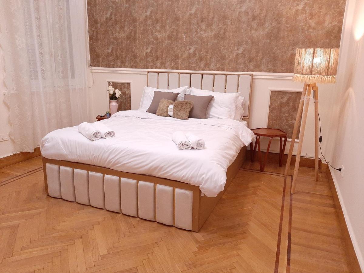Royal Apartment In Talaat Harb Downtown Kairo Bagian luar foto
